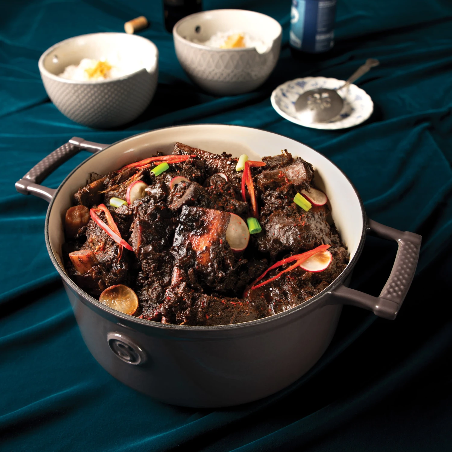 Saveur Selects Braadpan Voyage - Rabbit Grey - ø 25 Cm / 4.7 Liter - Geëmailleerde Anti-aanbaklaag 2 Saveur Selects Braadpan Voyage - Rabbit Grey - ø 25 Cm / 4.7 Liter - Geëmailleerde Anti-aanbaklaag - Afbeelding 2