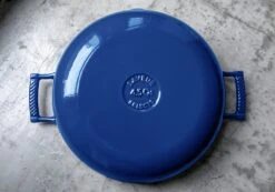 Saveur Selects Hapjespan Voyage - Classic Blue - ø 30 Cm / 4.2 Liter - Geëmailleerde Anti-aanbaklaag -Keuken Kwaliteitswinkel 1 5 13 scaled 1