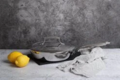 Saveur Selects Pannenset Voyage Series (Koekenpan ø 25 Cm + Steelpan ø 20 Cm) - TriPly RVS - Inductie En Alle Andere Warmtebronnen -Keuken Kwaliteitswinkel 1200x800 2