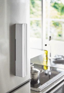 Yamazaki Foliehouder Tower Wit -Keuken Kwaliteitswinkel 3247 TOWER MAGNETIC WRAP CASE WH 07 1000x