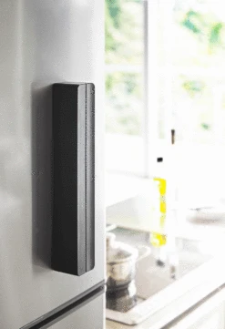 Yamazaki Foliehouder Tower Zwart -Keuken Kwaliteitswinkel 3248 TOWER MAGNETIC WRAP CASE BK 03 1000x