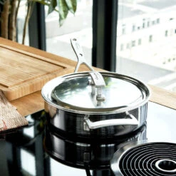 Demeyere Hapjespan Industry 5 - ø 28 Cm / 5.7 Liter + Deksel -Keuken Kwaliteitswinkel 40850 681 0 Lifestyle Image Product OS 750x750 1