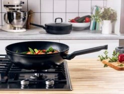 BK Wokpan Easy Induction - Aluminium - ø 30 Cm / 5 Liter - Keramische Anti-aanbaklaag -Keuken Kwaliteitswinkel 5a9af3504a9db6be68e4bbede96c4729367a182c BK Easy Induction Wok 005