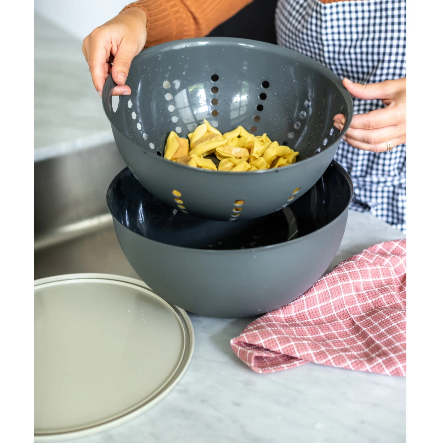 Koziol Vergiet Palsby Kunststof Grijs ø 29 Cm 2 Koziol Vergiet Palsby Kunststof Grijs ø 29 Cm - Afbeelding 2