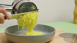 Sareva Pureeknijper / Aardappelpers - RVS - ø 10 Cm -Keuken Kwaliteitswinkel 8720364454593 1 1