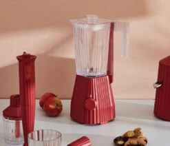 Alessi Blender Plissé - 5 Snelheden + Turbostand - Rood - Michele De Lucchi - 1.5 Liter - MDL09 R 8 Alessi Blender Plissé - 5 Snelheden + Turbostand - Rood - Michele De Lucchi - 1.5 Liter - MDL09 R -Keuken Kwaliteitswinkel Alessi Blender Sfeer1