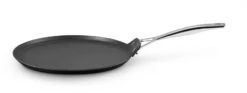 Le Creuset Pannenkoekenpan Les Forgées TNS - ø 24 Cm - Standaard Anti-aanbaklaag -Keuken Kwaliteitswinkel LC 20190624 ZS PS FS 51106280010002 001