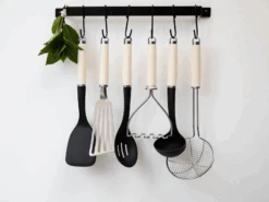 KitchenAid Soeplepel Core - Amandelwit 7 KitchenAid Soeplepel Core - Amandelwit -Keuken Kwaliteitswinkel Productafbeeldingen CL 2023 03 09T144311.512