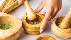 Jay Hill Vijzel Tunea - Olijfhout - ø 10 Cm 10 Jay Hill Vijzel Tunea - Olijfhout - ø 10 Cm -Keuken Kwaliteitswinkel TuneaHand 13