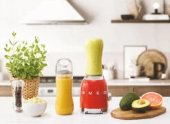 SMEG Smoothie Blender - Compact - Rood - 600 Ml - PBF01RDEU -Keuken Kwaliteitswinkel WEB PBF01RDEU L03.eps