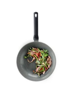 BK Wokpan Granite - Aluminium - ø 28 Cm - Keramische Anti-aanbaklaag -Keuken Kwaliteitswinkel a077e5cf0b76779a87f14dc2d9c9eb0c7c791fe2 BK GRANC Opn Wok top 1