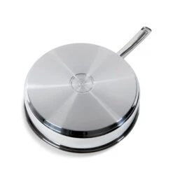 BK Hapjespan Met Deksel - Bright RVS - ø 28 Cm - Zonder Anti-aanbaklaag -Keuken Kwaliteitswinkel fc0dc2028d5d3253cc6eac1205cd79041df26e1e BK Bri SauteP 1pc CC005749 001 Base