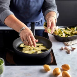 Demeyere Koekenpan Alu Comfort 3 - Duraslide - ø 20 Cm - Standaard Anti-aanbaklaag -Keuken Kwaliteitswinkel pdp masonry content demeyere alu comfort dura 3 pan heats up quickly 750x750