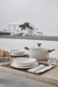 Sambonet Braadpan Rock 'n' Rose - Creme - ø 24 Cm / 4.5 Liter - Standaard Anti-aanbaklaag -Keuken Kwaliteitswinkel sambonet rock n rose sfeer7