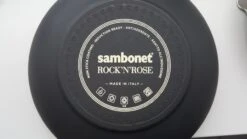 Sambonet Hapjespan Rock 'n' Rose - Creme - ø 28 Cm / 3.6 Liter - Standaard Anti-aanbaklaag -Keuken Kwaliteitswinkel sambonet rock n rose achterkant 1 4